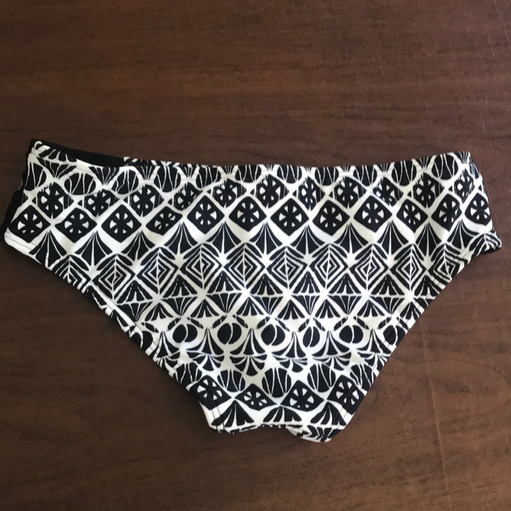 Bikini Set - Picture 5 of 6